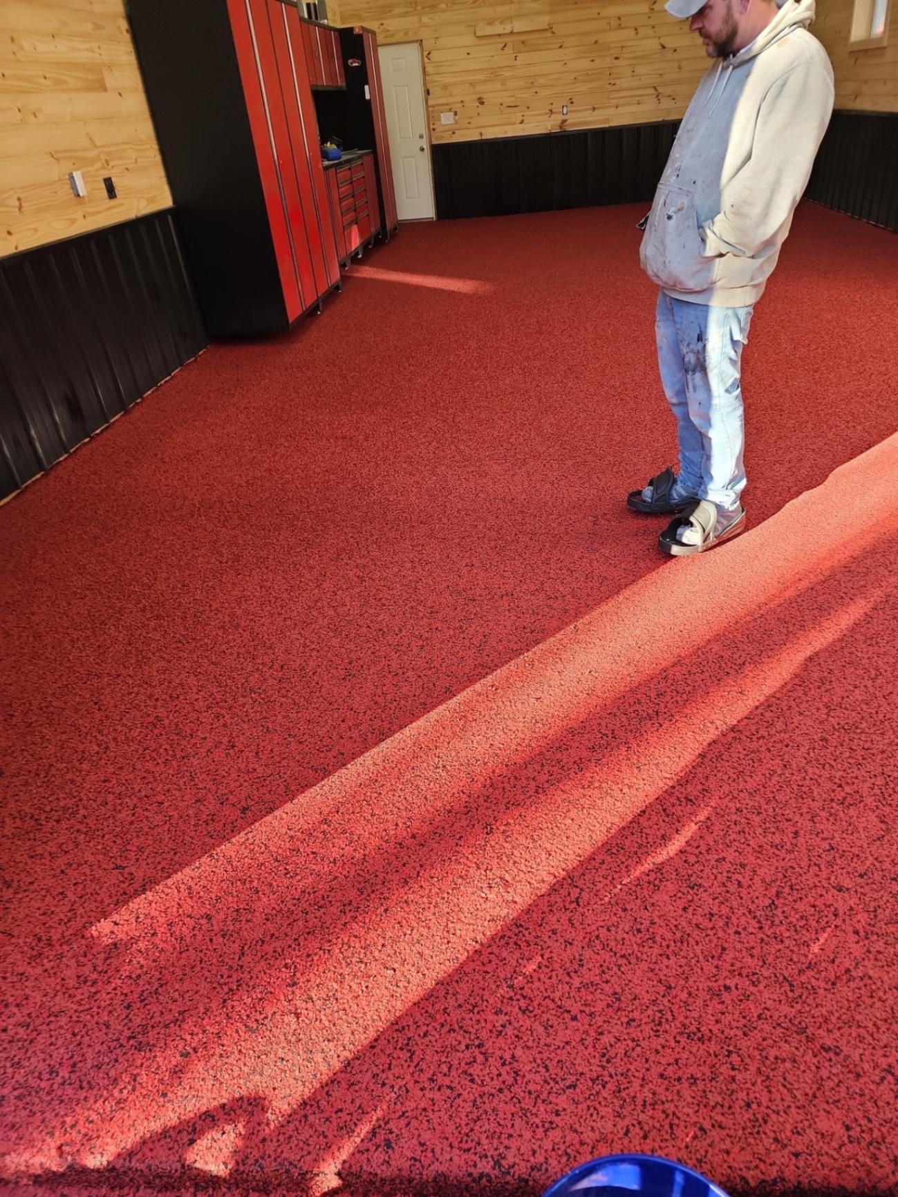 Red flake epoxy shop floor in Ozark, MO